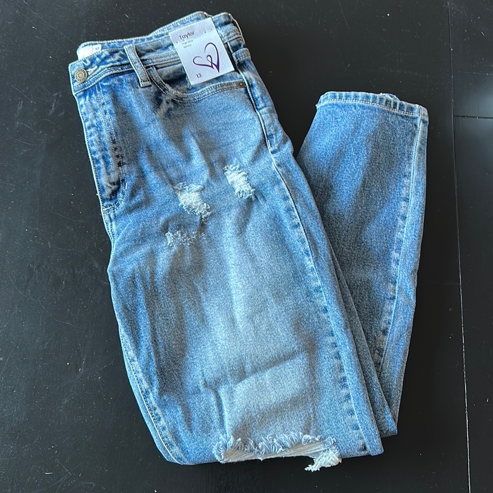 NWT DISTRESSED JEANS